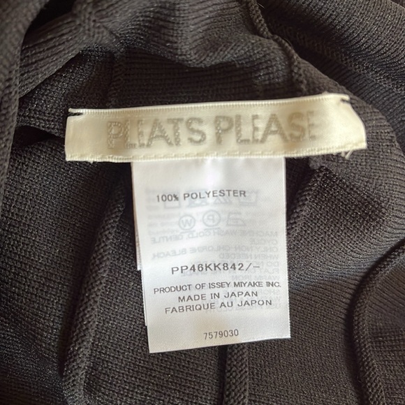 Pleats Please asymmetrical pleated top - Picture 2 of 7